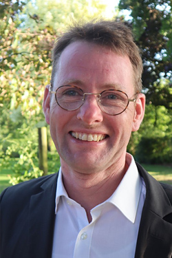 Dr. Henning Harre