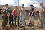 Übung zum Baumaumpflanzen